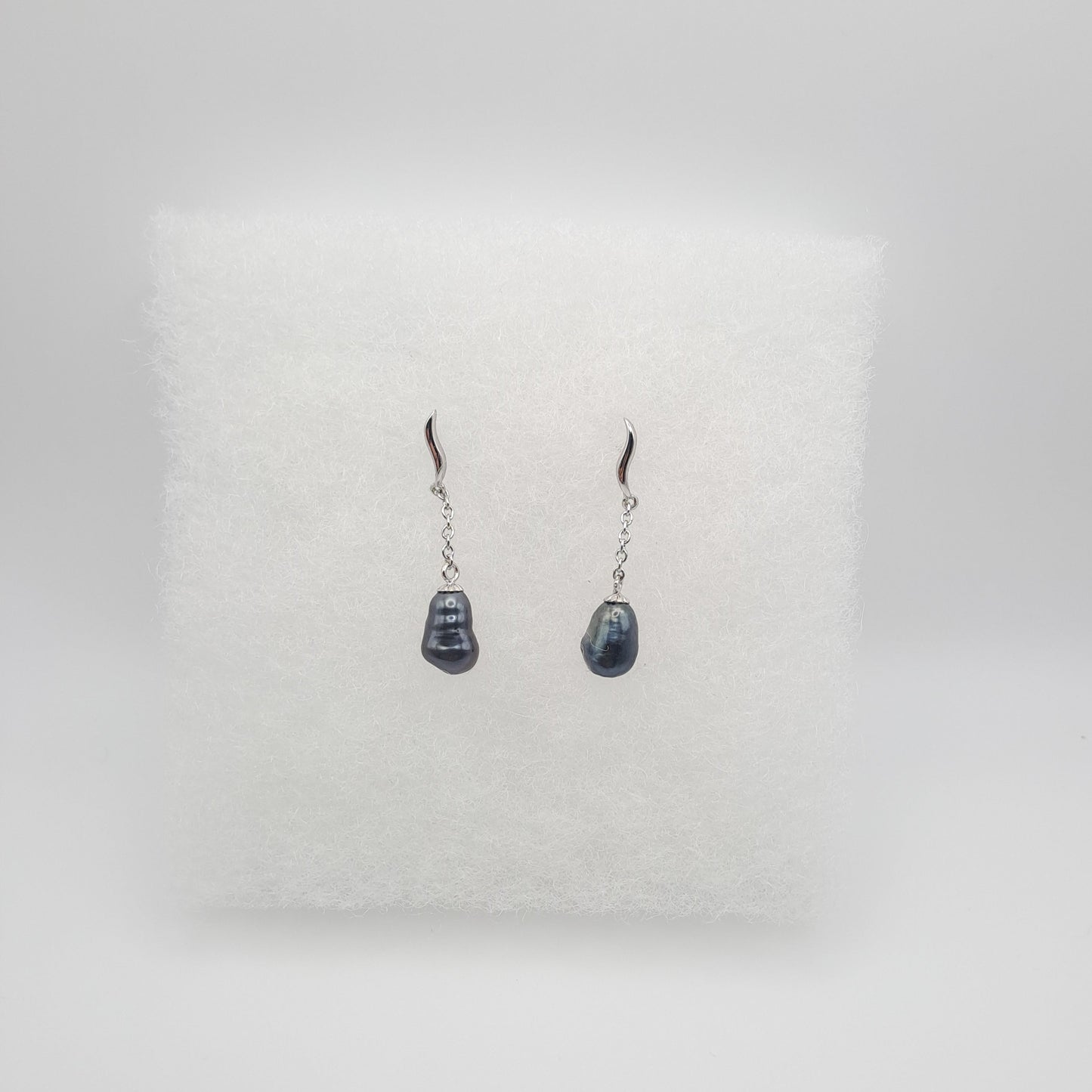 Boucles d'Oreilles en Argent et 2 Keishis de Tahiti