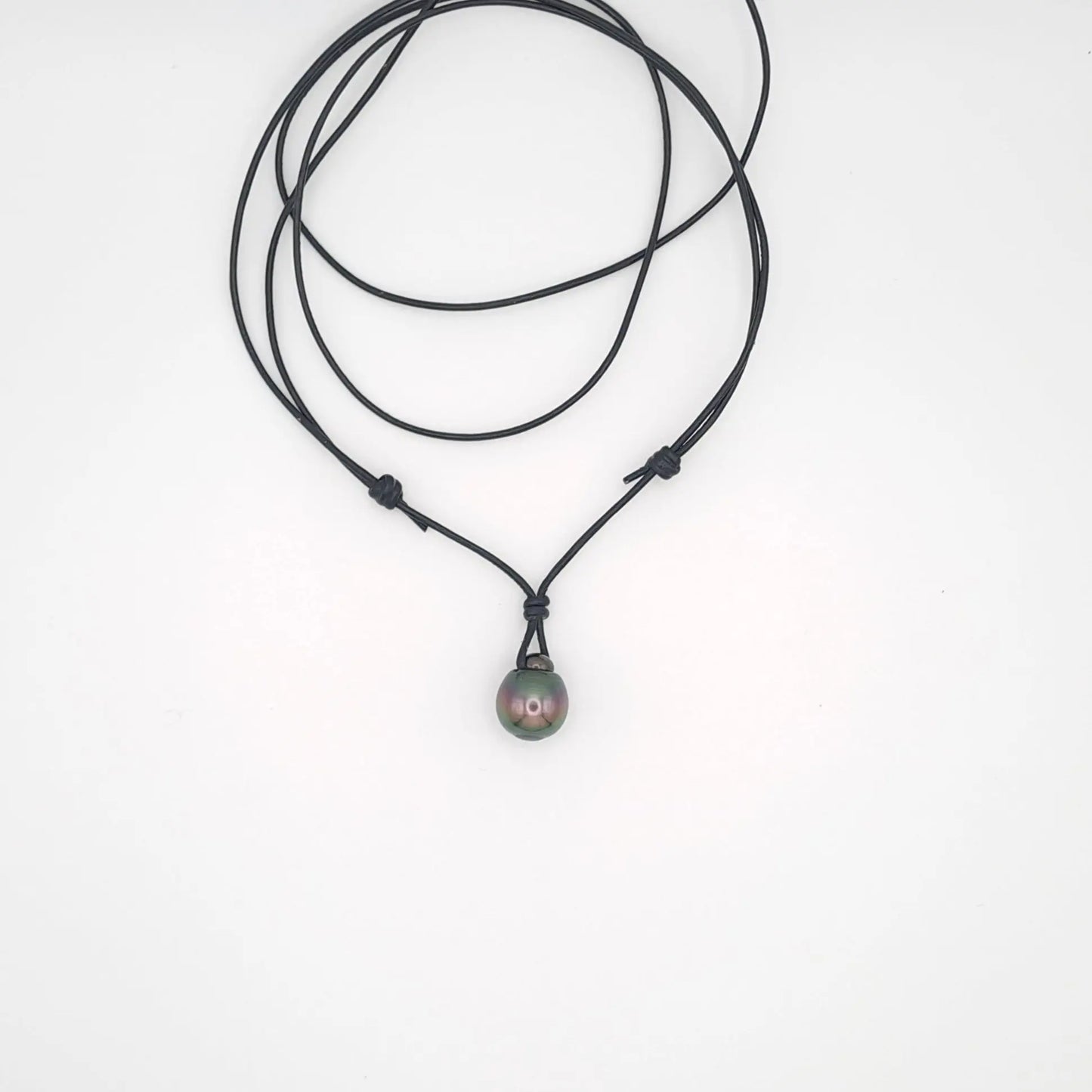 Collier en Cuir et Perle de Tahiti Semi-Baroque B (AA) TAKOIA PERLES