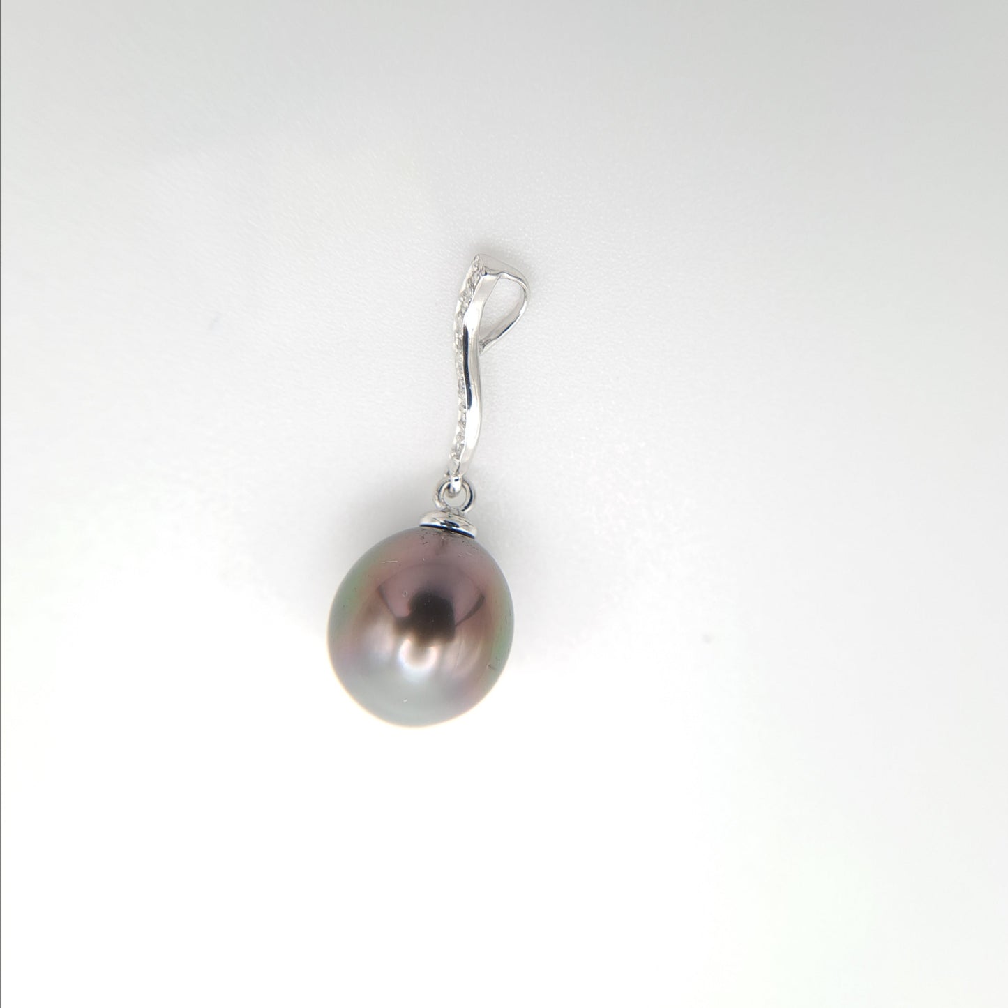 Pendentif en Argent et Perle de Tahiti Semi-Baroque C (A+)