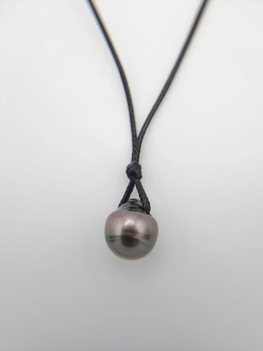 Collier en Coton ciré et Perle de Tahiti Cerclée C (A+) TAKOIA PERLES