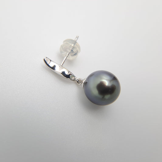 Boucles d'oreilles en Or blanc 18K et 2 Perles de Tahiti Rondes B (AA)