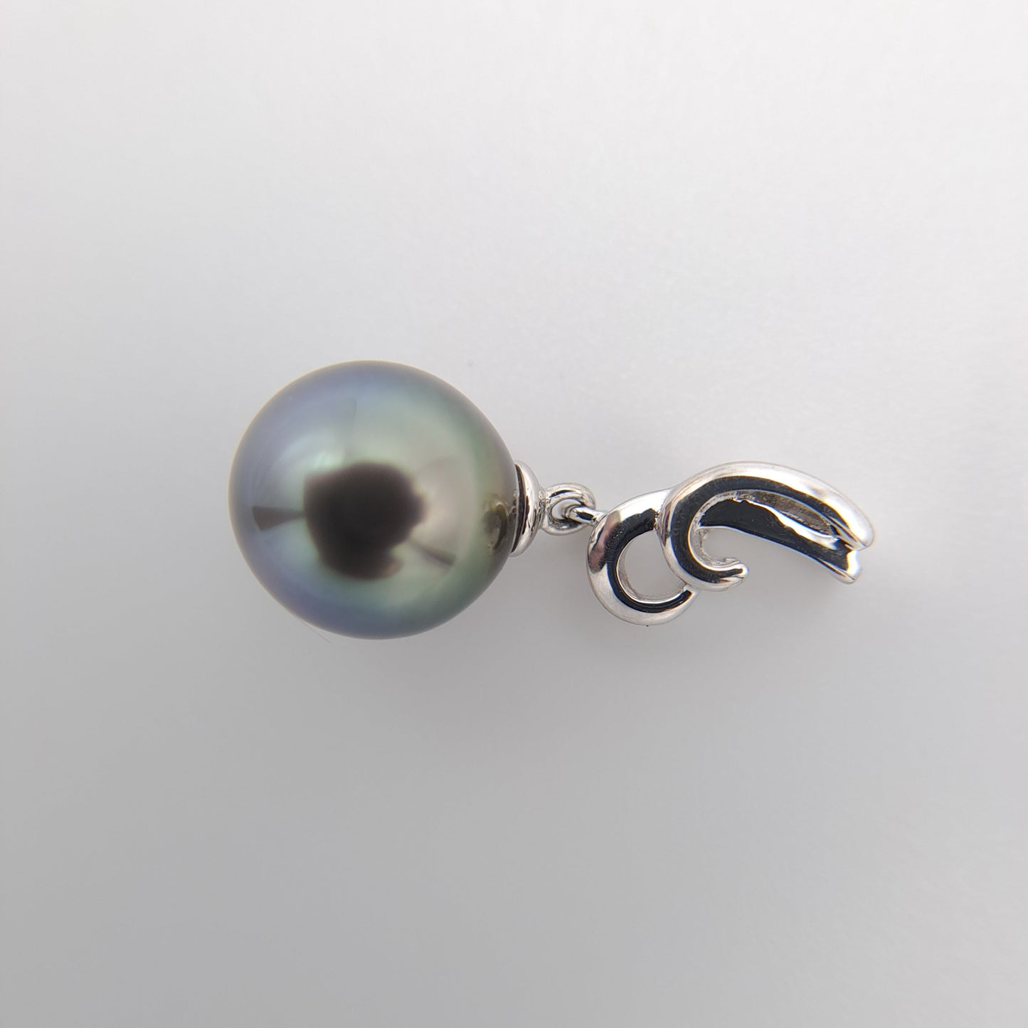 Pendentif en Argent et Perle de Tahiti Semi-Baroque C (A+)