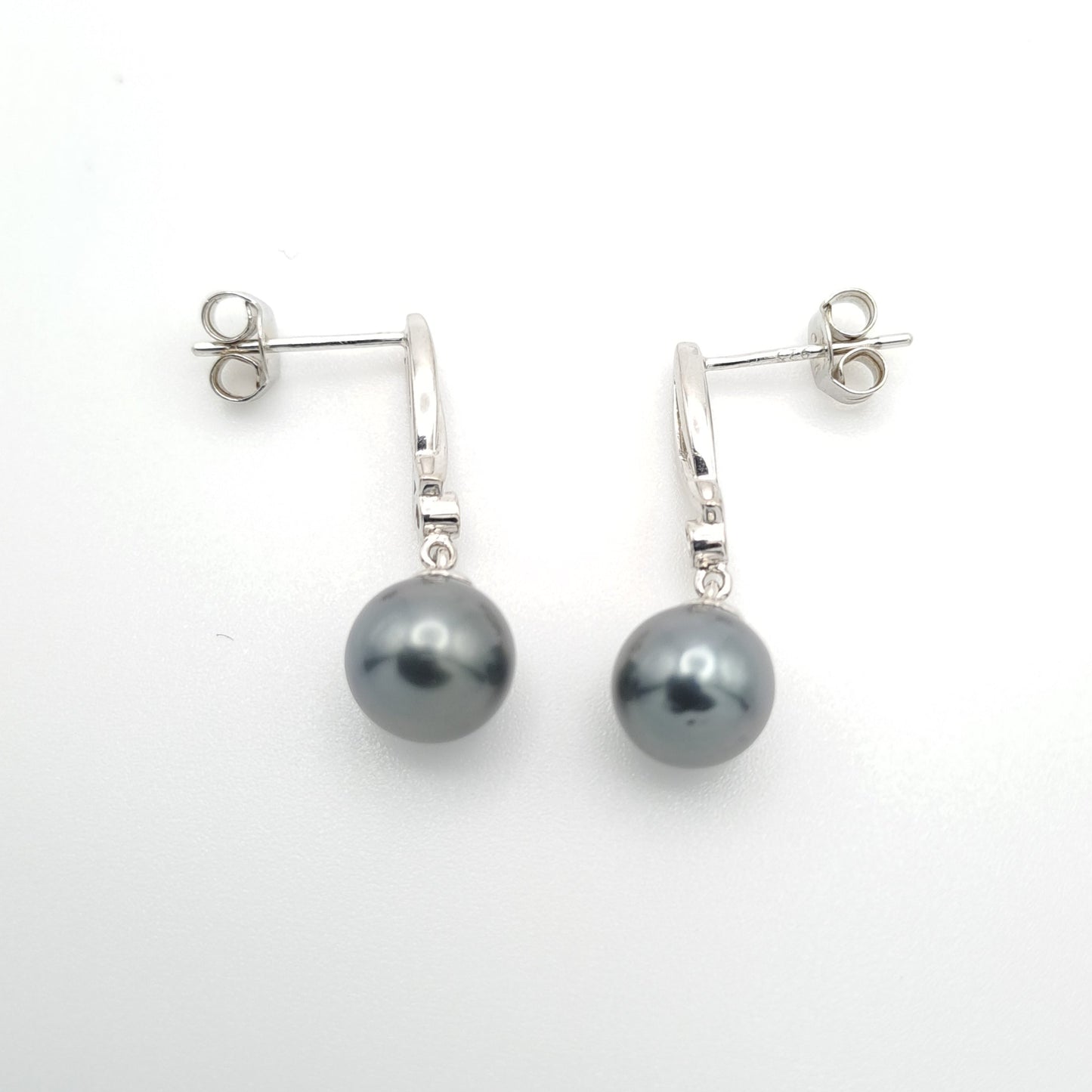 Boucles d'oreilles en Argent et 2 Perles de Tahiti Rondes C (A+)