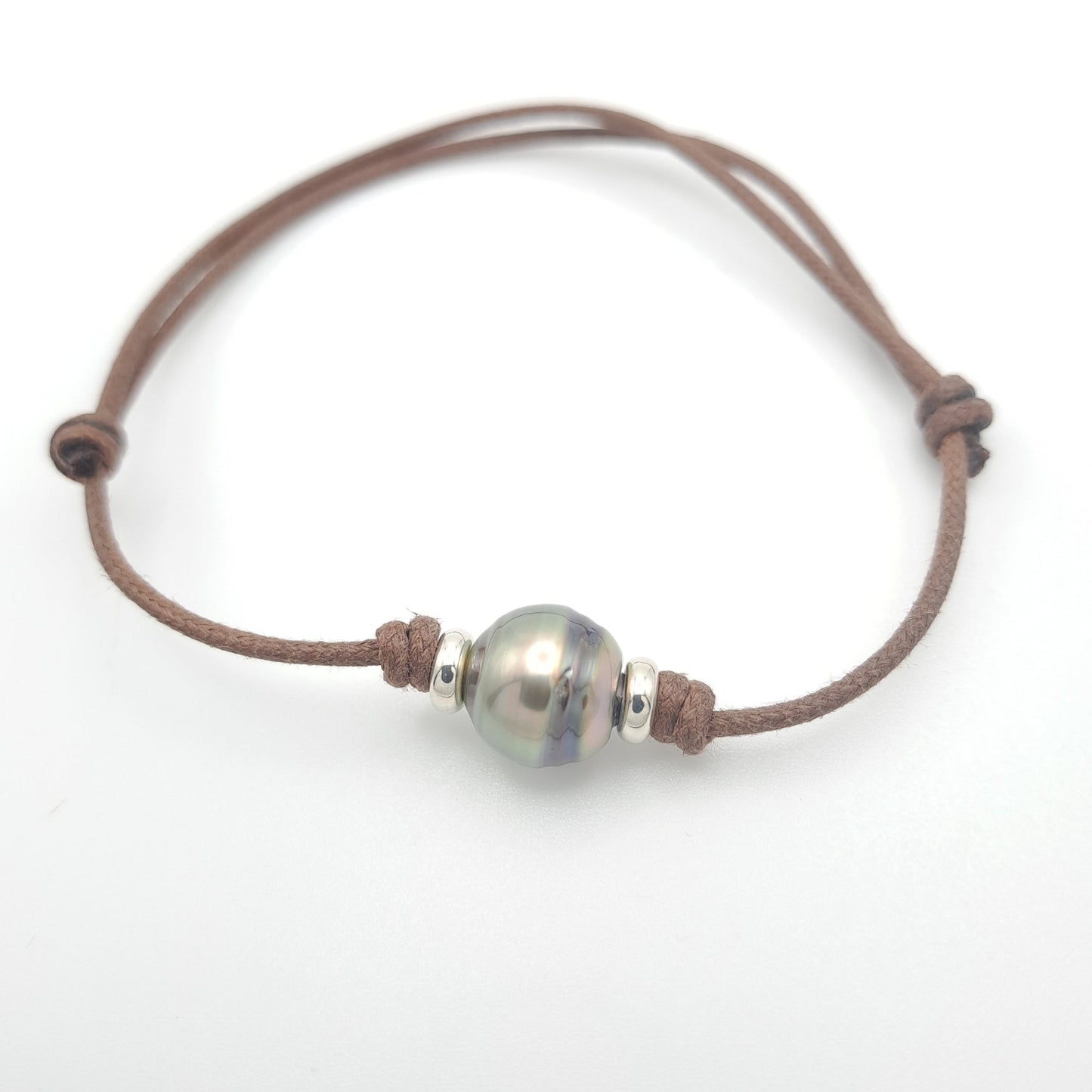 Bracelet en Coton Ciré et Perle de Tahiti Cerclée C (A+)