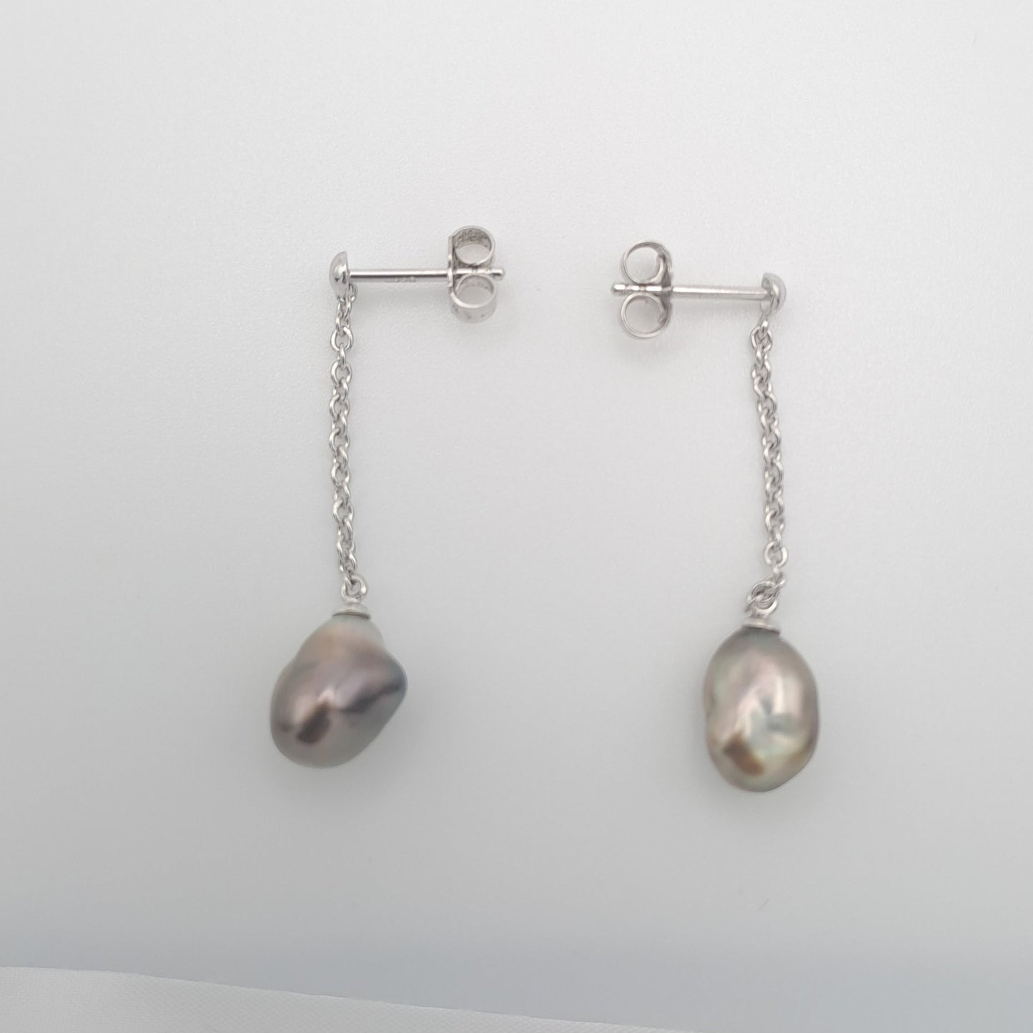 Boucles d'Oreilles en Argent et 2 Keishis de Tahiti - 1.3 gr
