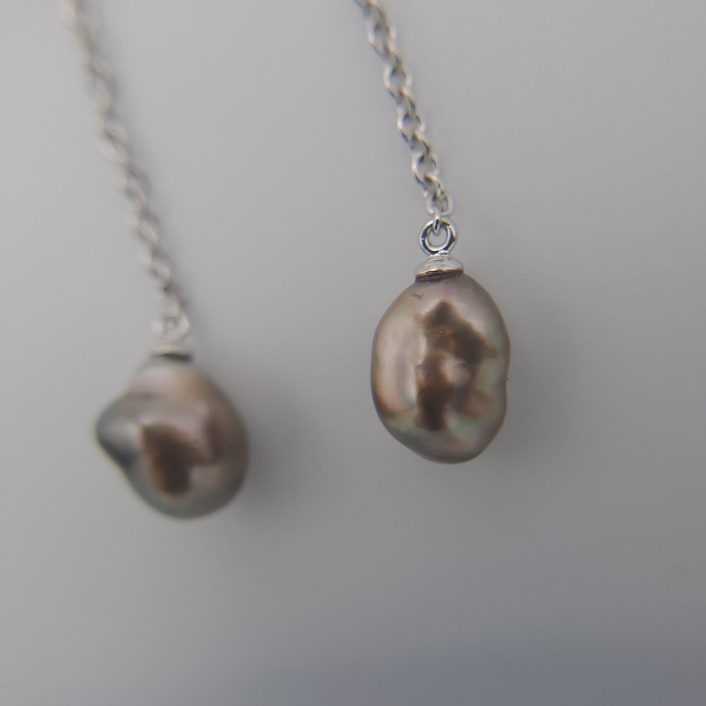 Boucles d'Oreilles en Argent et 2 Keishis de Tahiti - 1.3 gr