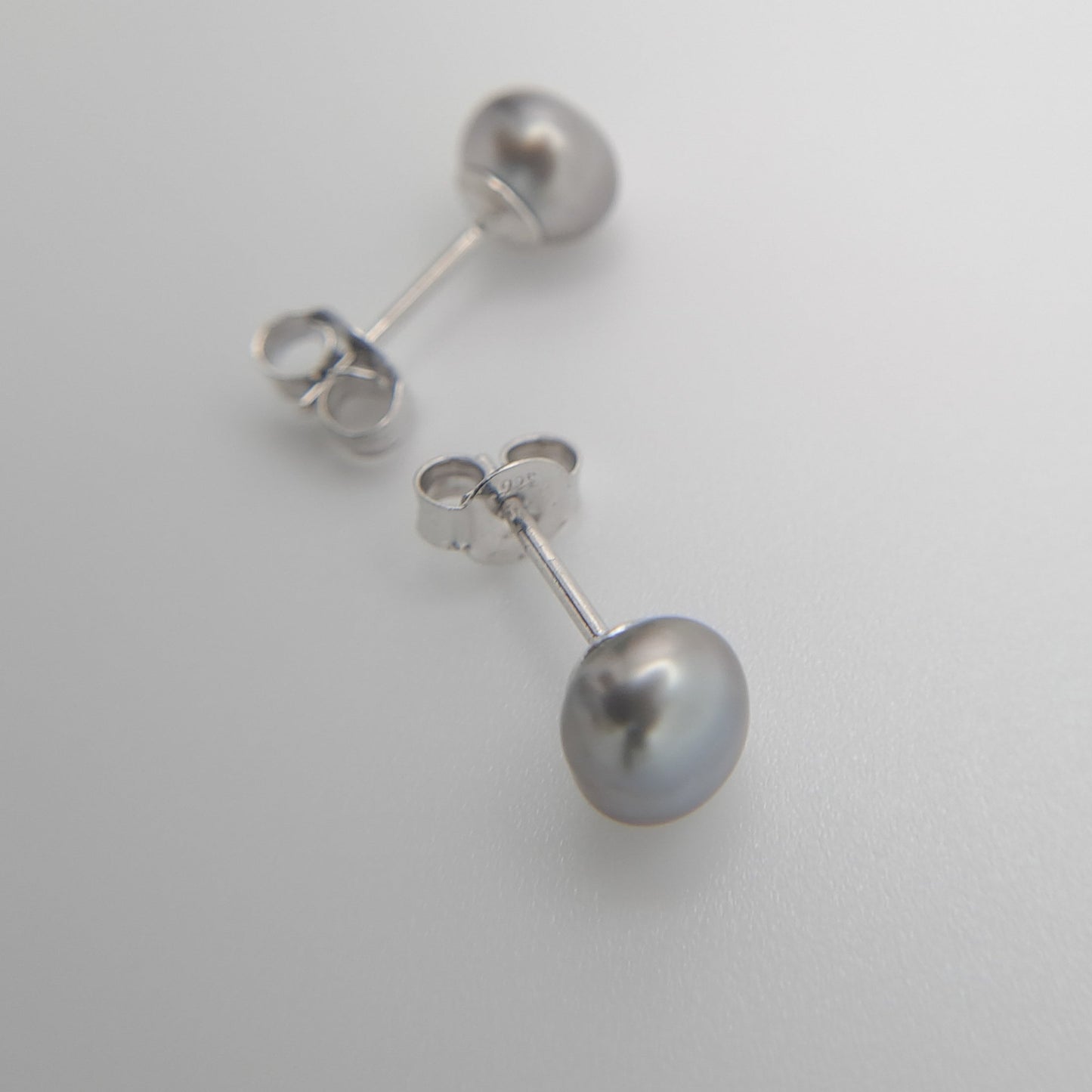 Boucles d'Oreilles en Argent et 2 Keishis de Tahiti - 0.7 gr