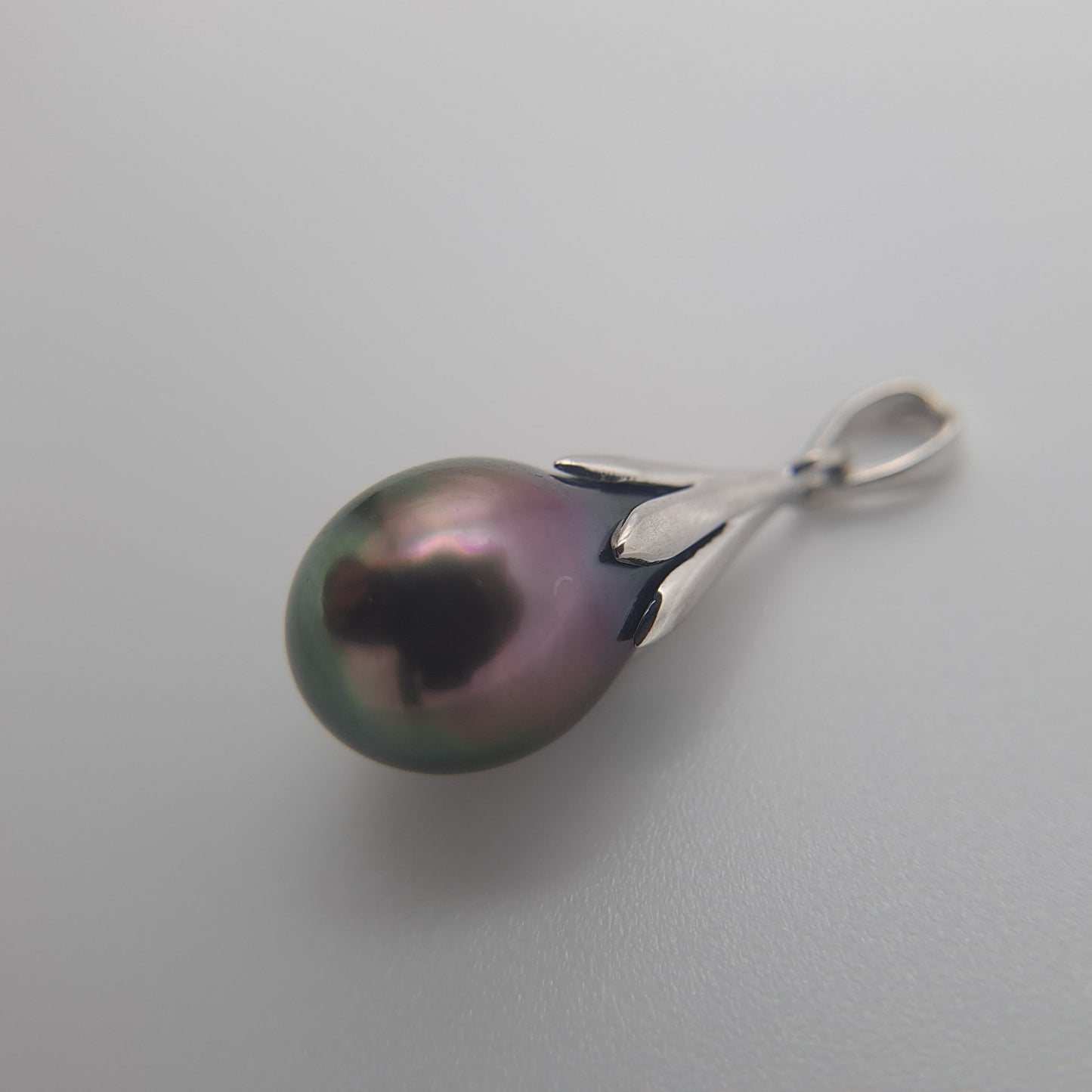 Pendentif en Argent et 1 Perle de Tahiti Semi-Baroque B/C