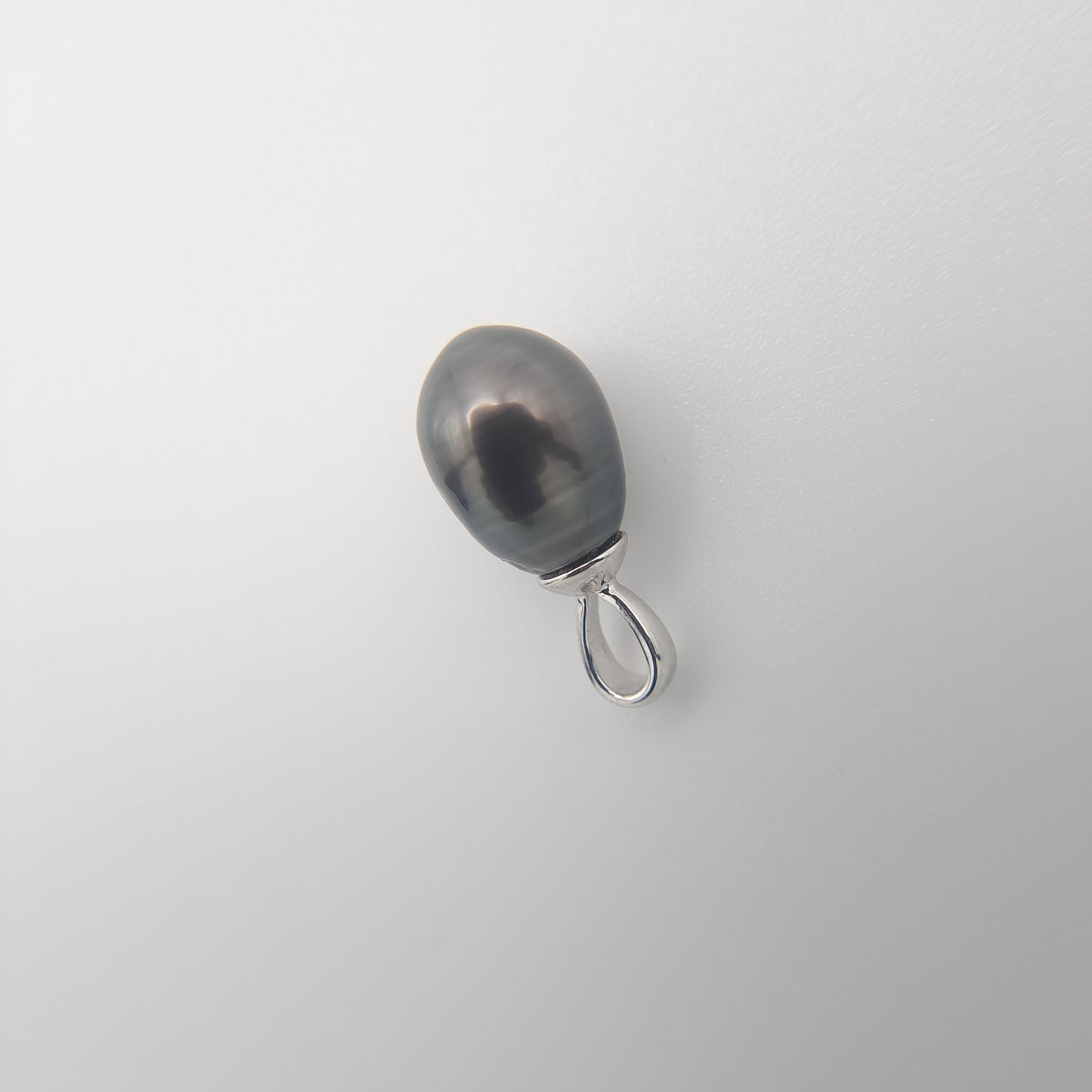 Pendentif en Argent et 1 keishi de Tahiti