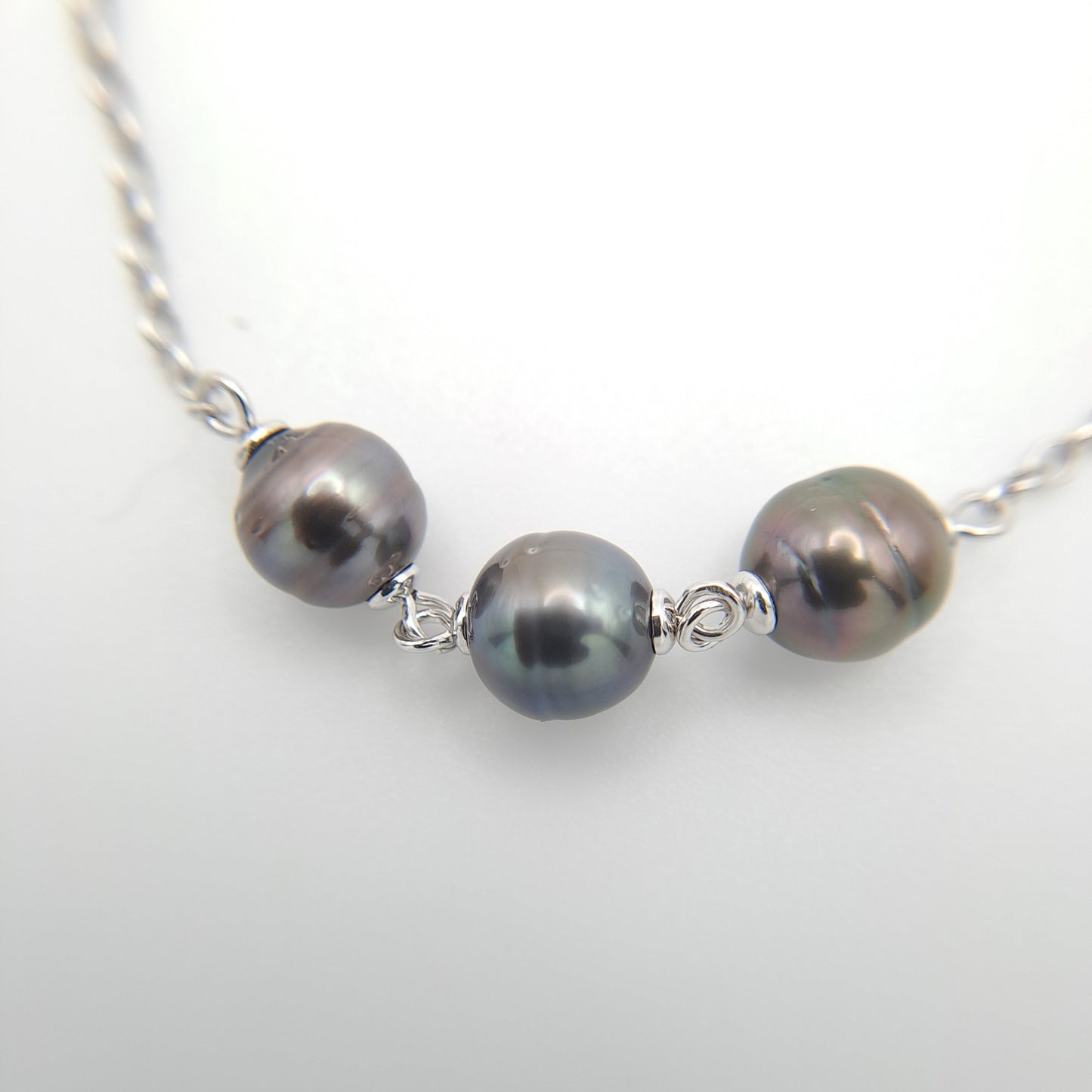 Bracelet en Argent et 3 Perles de Tahiti Cerclées B/C