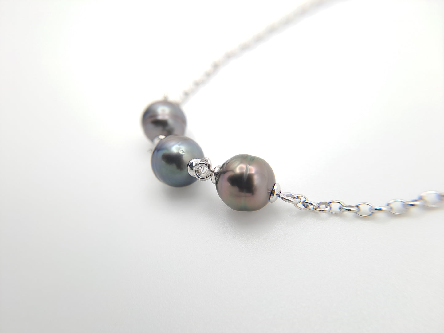 Bracelet en Argent et 3 Perles de Tahiti Cerclées B/C