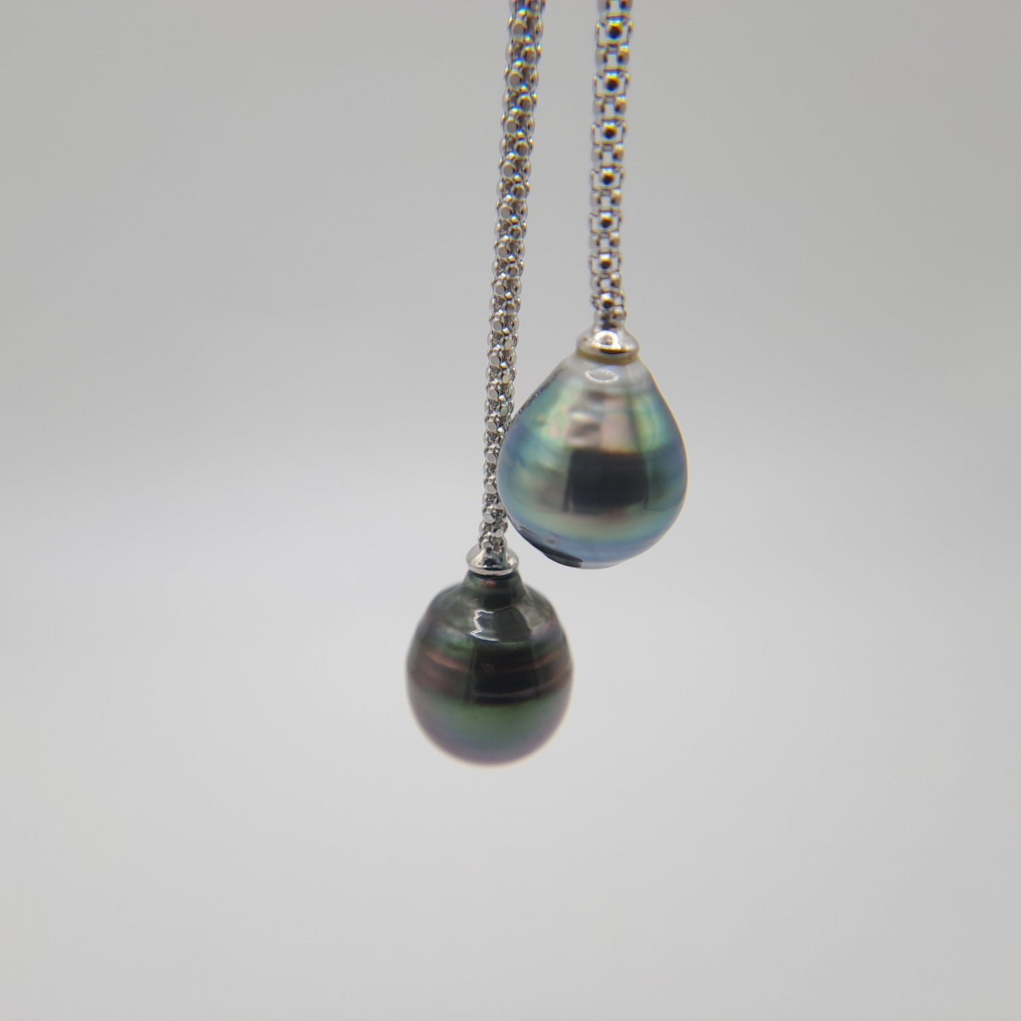 Collier noeud marin en Argent et 2 Perles de Tahiti - Modernité