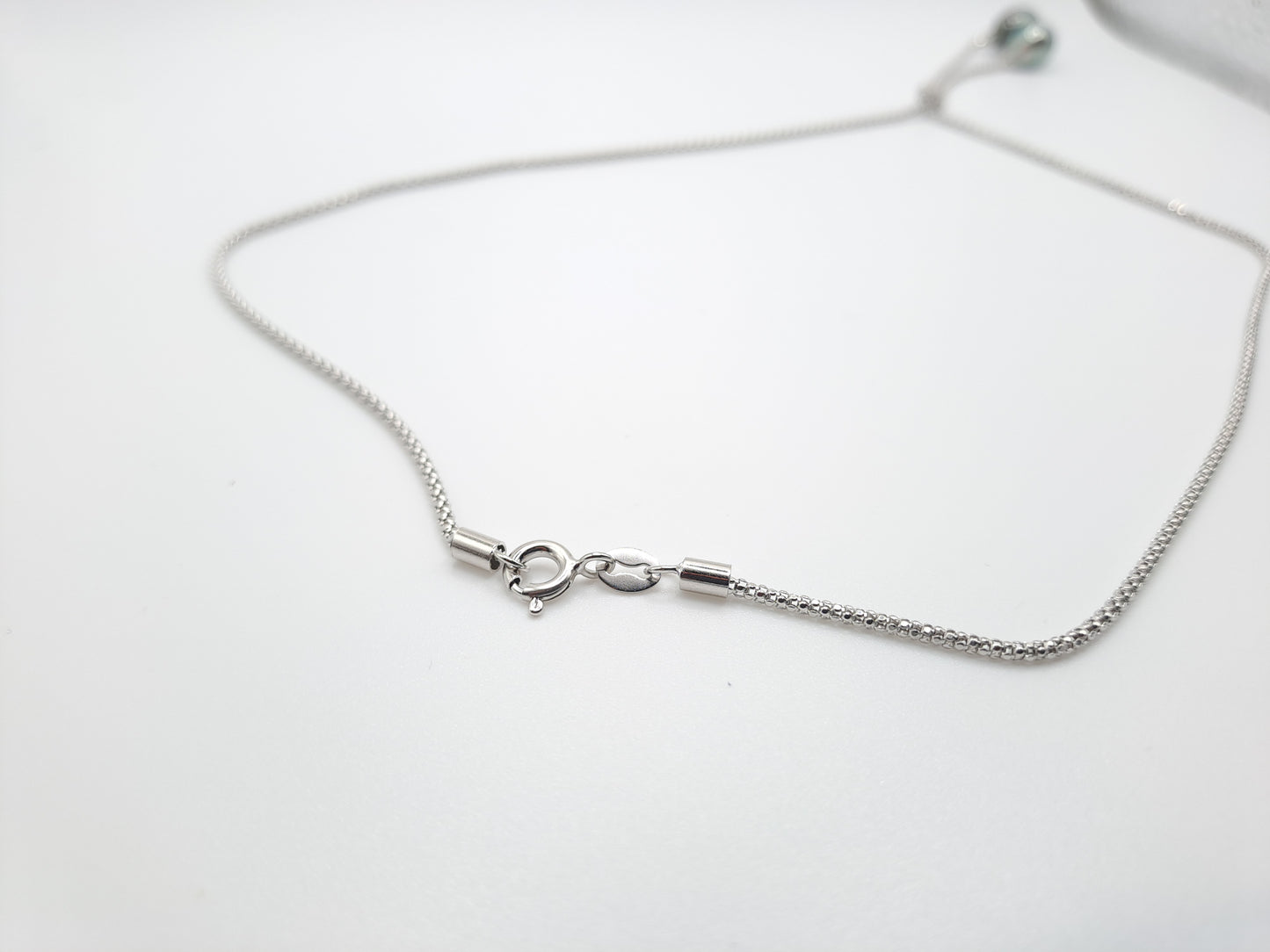 Collier noeud marin en Argent et 2 Perles de Tahiti - Modernité