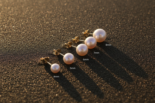 Boucle d'oreilles en OR avec perle d'eau douce de différente taille 4mm à 8mm