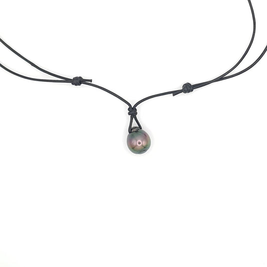 Collier en Cuir et Perle de Tahiti Semi-Baroque B (AA)