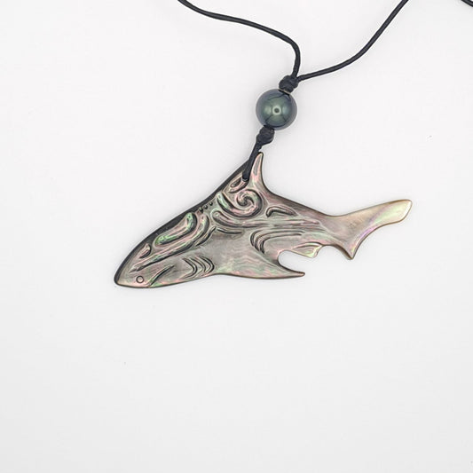 Collier en Cuir, Nacre et Perle de Tahiti Ronde C (A+)