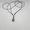 Collier en Coton ciré et Perle de Tahiti Cerclée C (A+)