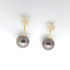 Boucles d'Oreilles en Or 18K et 2 Perles de Tahiti Rondes B/C (AA)