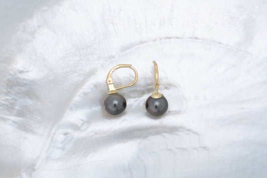 Silver earrings with 2 round Tahitian pearls, grade C (A+)