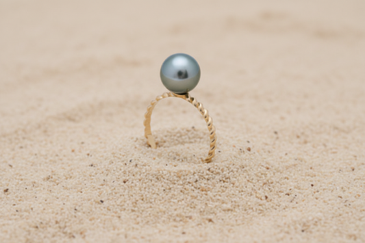 Bague en OR et perle de Tahiti collection BORA