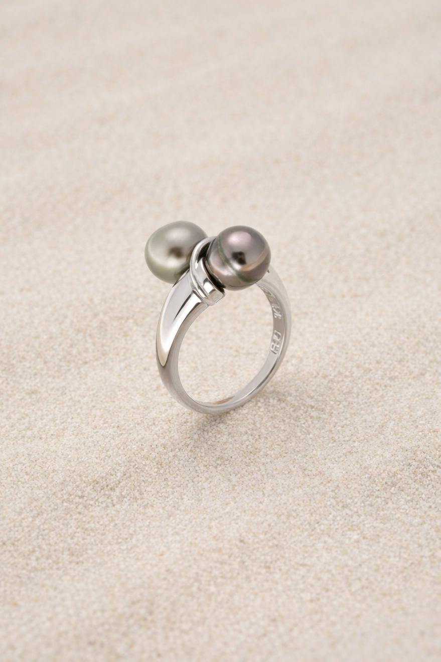 Bague en argent avec 2 perles de tahiti collection Manihi