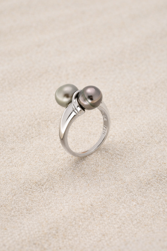 Bague en argent avec 2 perles de tahiti collection Manihi