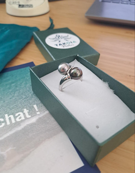 Bague en argent avec 2 perles de tahiti collection Manihi