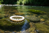 Bracelet perle d'eau douce sur une rivière