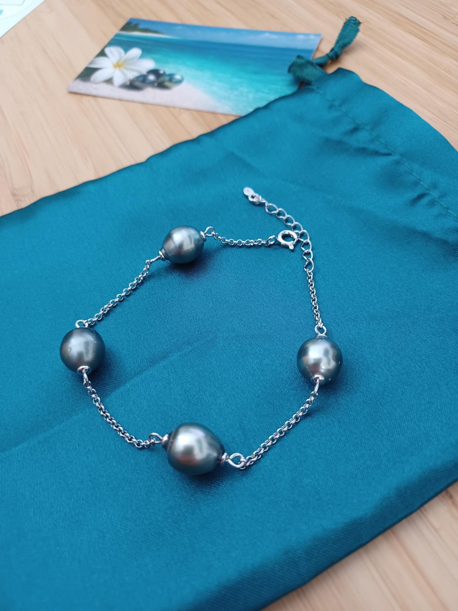 Bracelet en argent 925 avec 4 perles de Tahiti