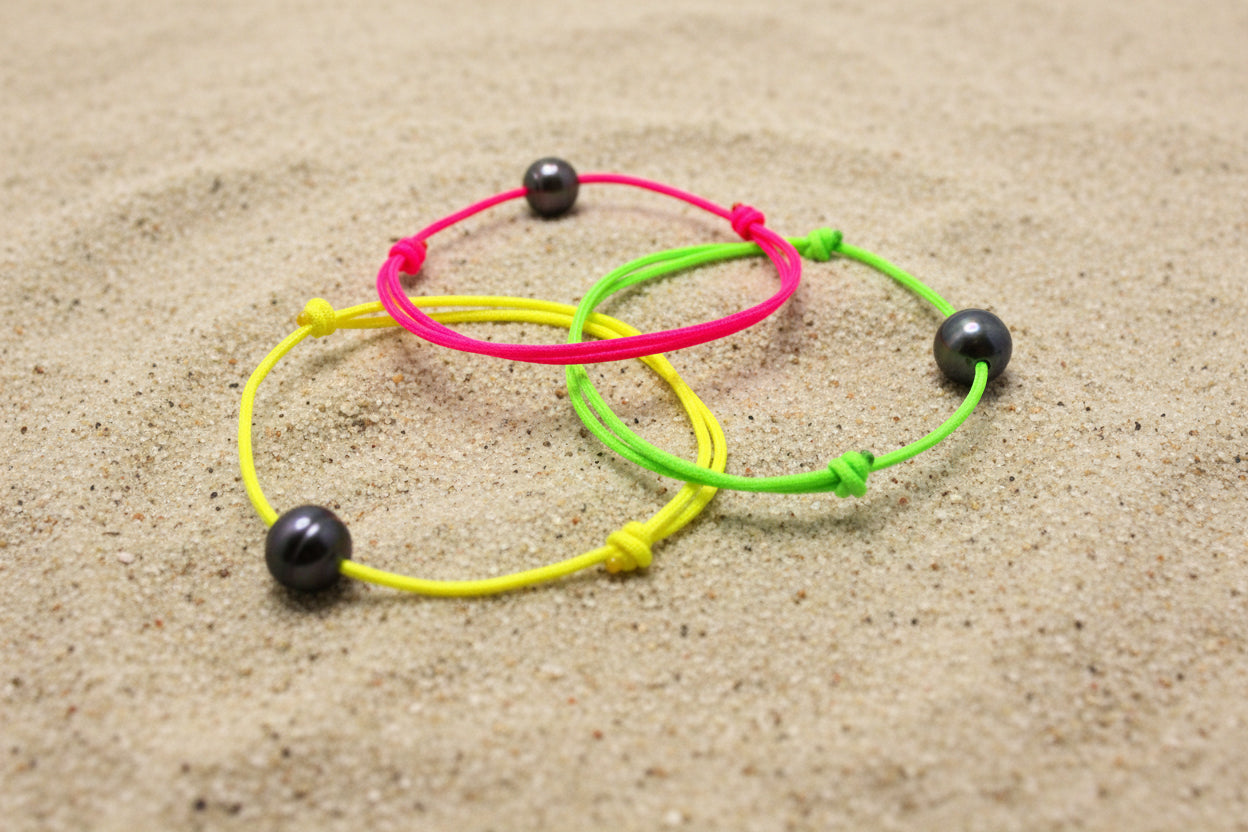 Bracelet in waxed cotton and Circled Tahitian Pearl C
