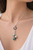 Collier en argent 925 avec perles de Tahiti suspendues aux reflets irisés – TA’IRI