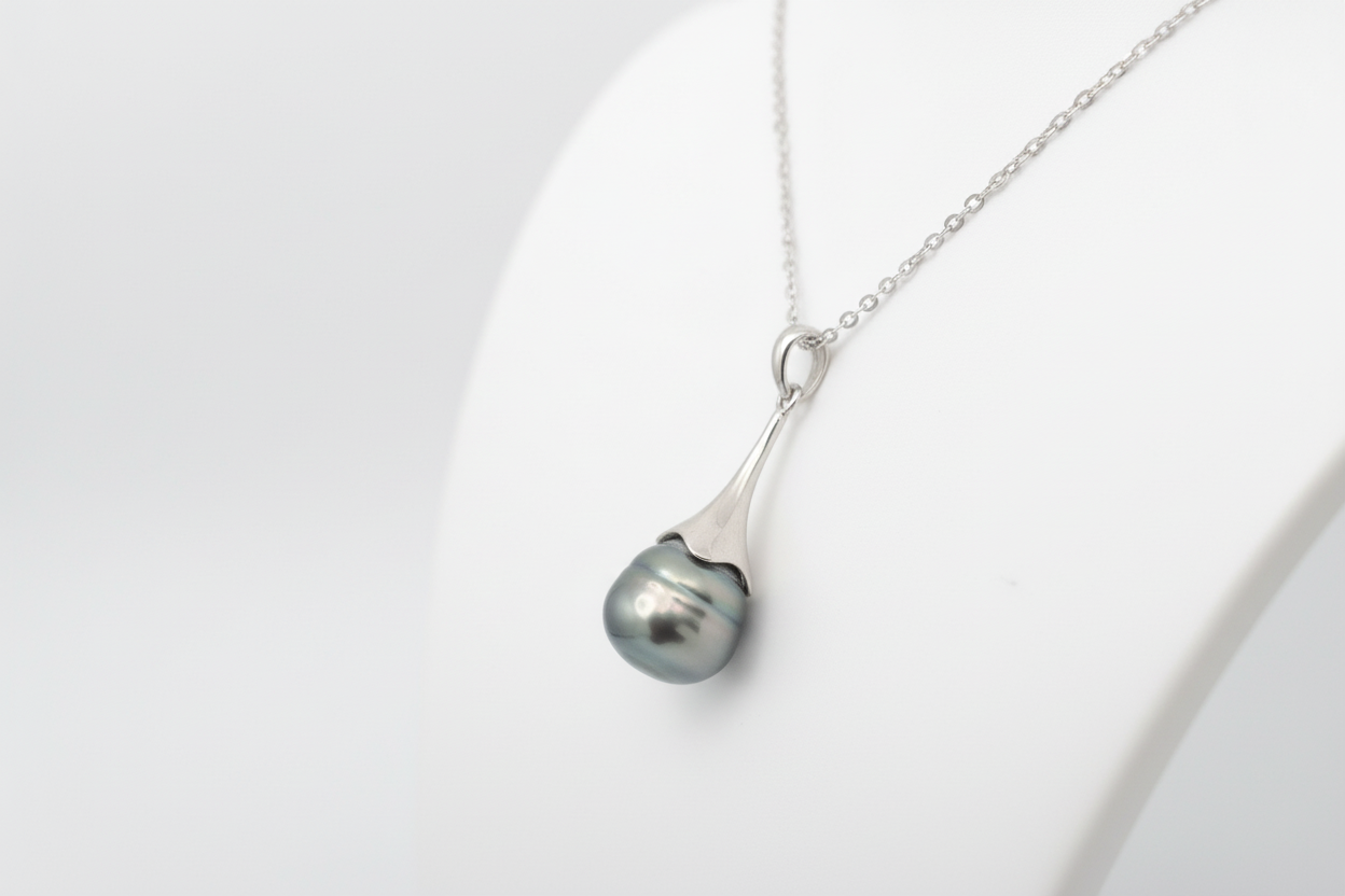 Pendentif en argent et perle de Tahiti 