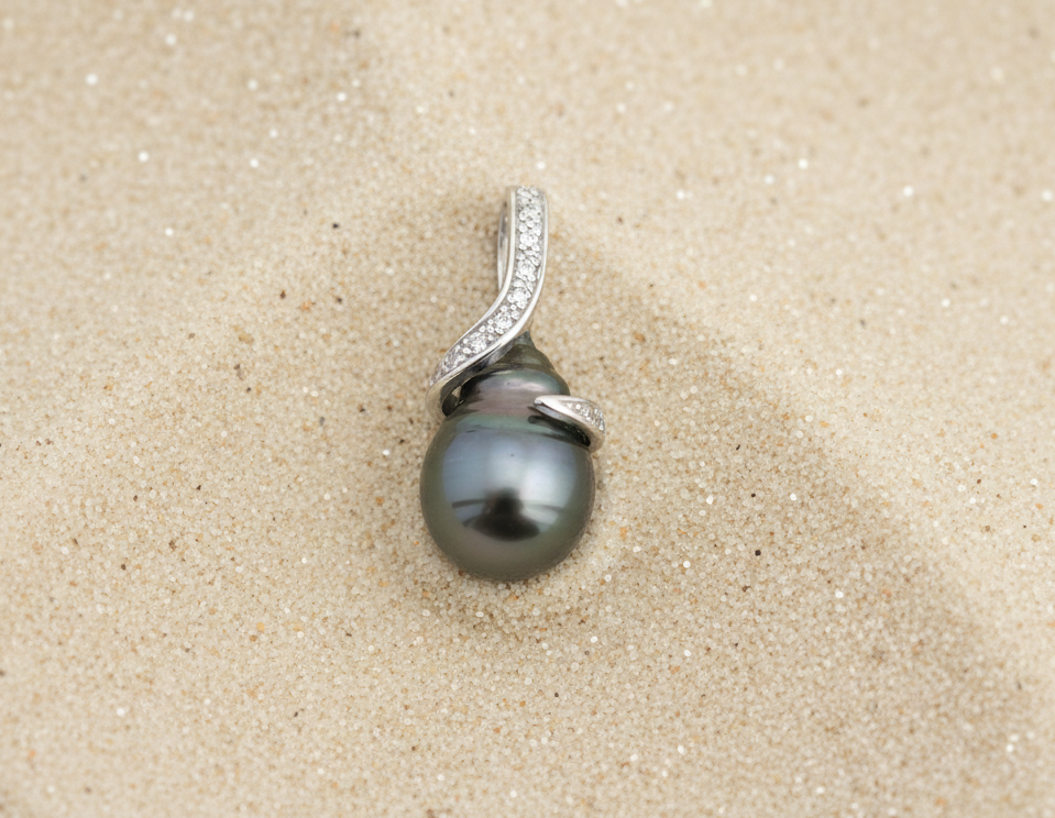 Pendentif en argent avec oxydes et perle de tahiti