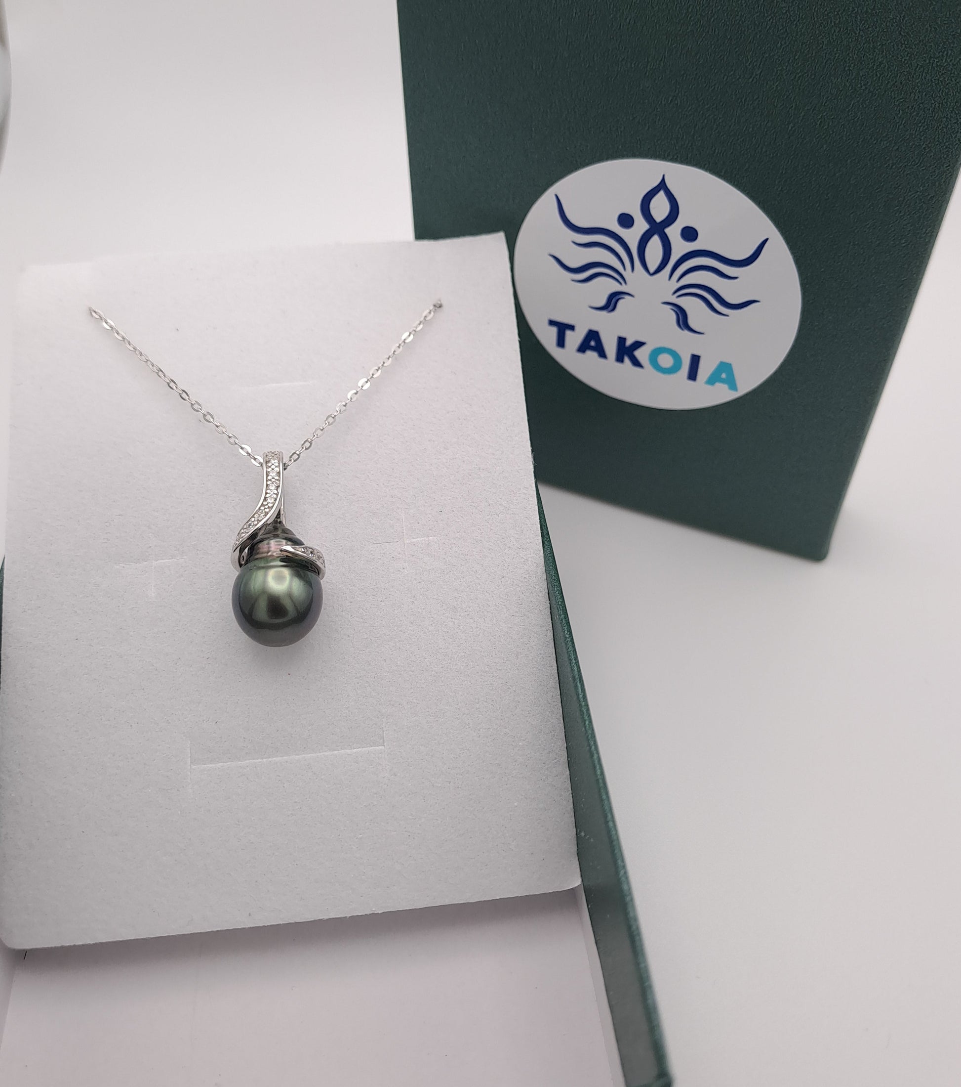 Pendentif en argent avec oxydes et perle de tahiti