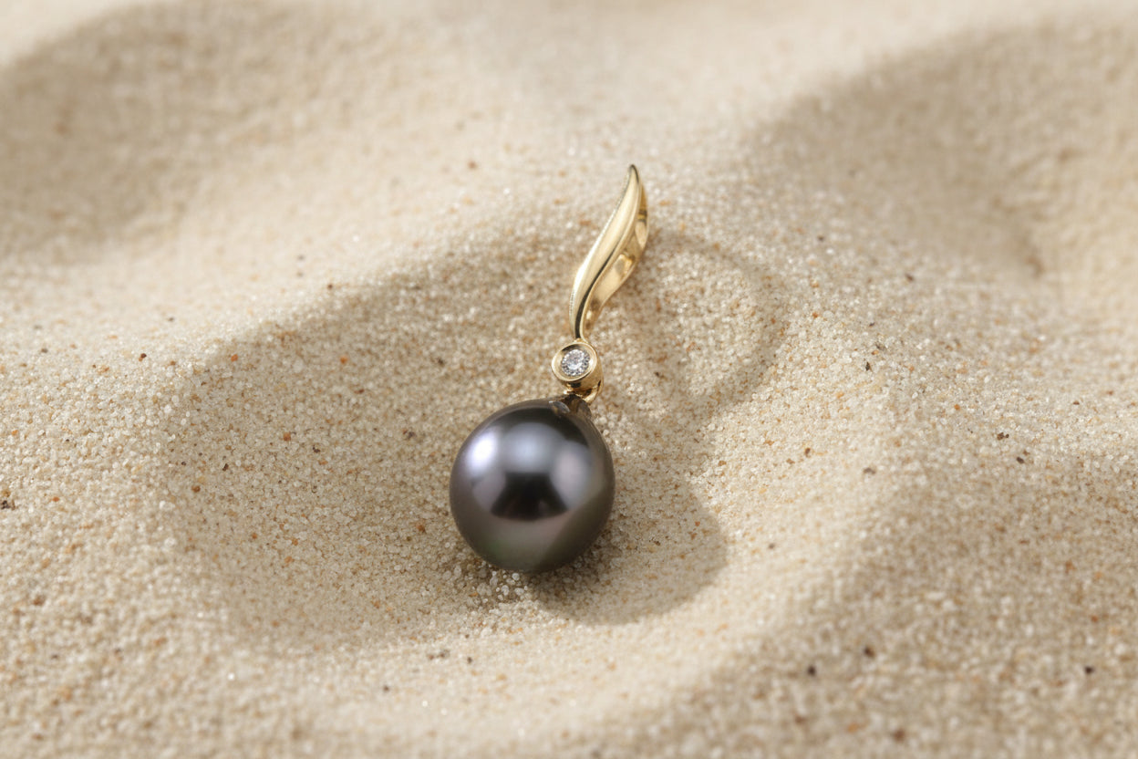 Pendentif en Or 14K + 1 Diamant et Perle de Tahiti Semi-Baroque A (AAA) TAKOIA PERLES