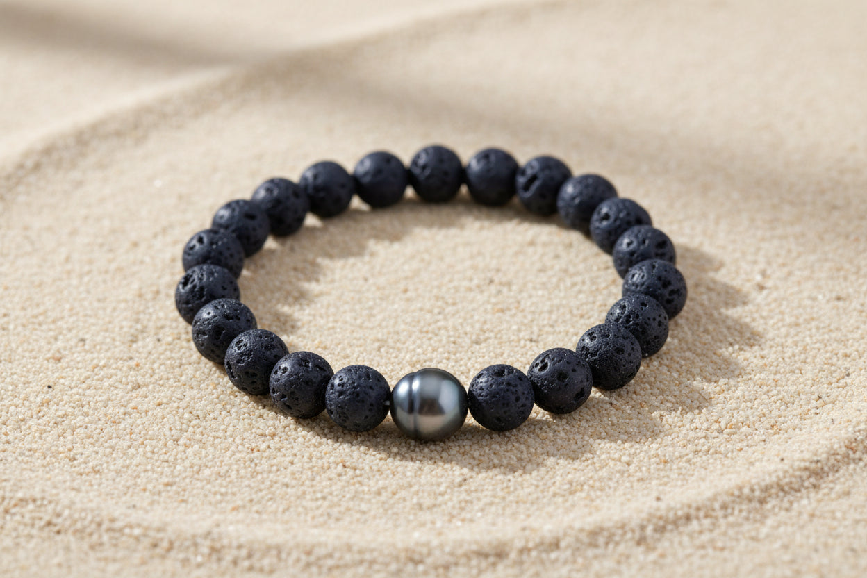 Bracelet avec des ppierres de lave et 1 perle de Tahiti Collection AHI